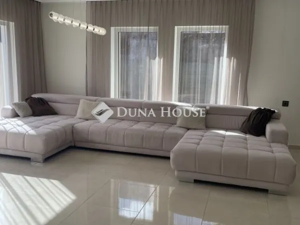 Eladó ház Velence 156 nm