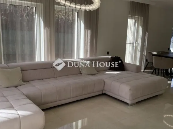 Eladó ház Velence 156 nm