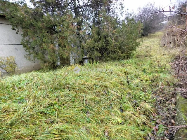 Eladó telek Pázmánd 840 nm