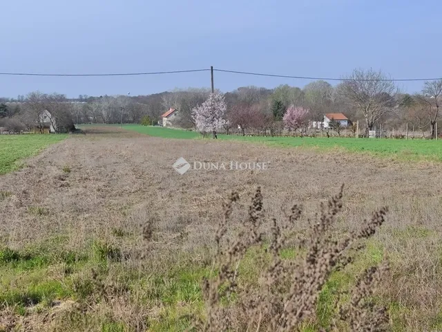 Eladó telek Gárdony 1898 nm