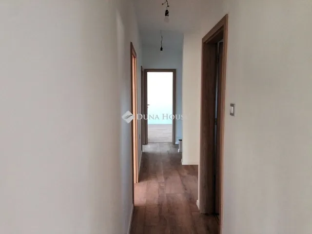 Eladó lakás Velence 90 nm