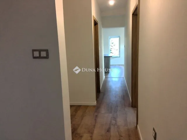 Eladó lakás Velence 90 nm