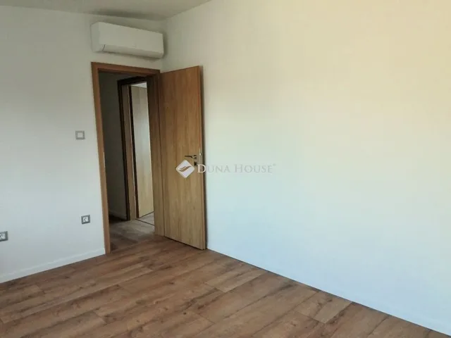 Eladó lakás Velence 90 nm