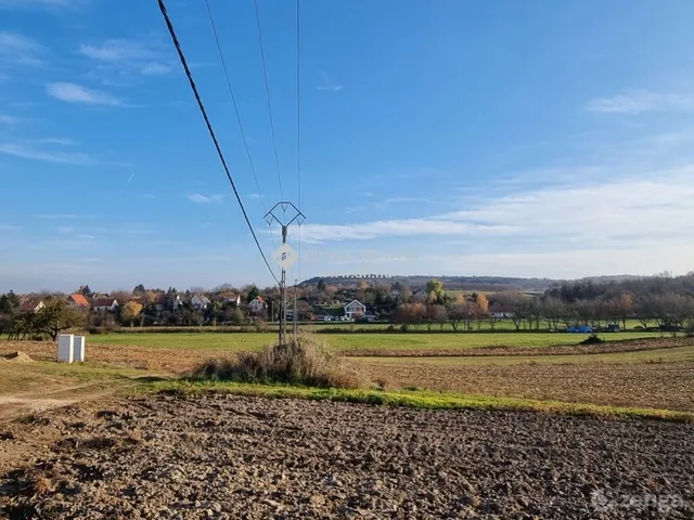 Eladó telek Pázmánd 2192 nm