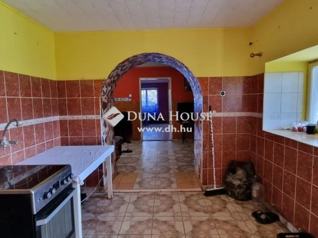 Eladó ház Cece 82 nm