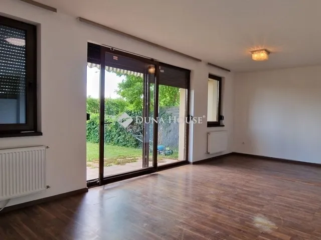 Eladó lakás Székesfehérvár 186 nm