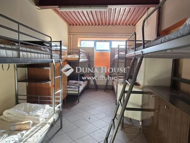 Eladó kereskedelmi és ipari ingatlan Dunaújváros 560 nm
