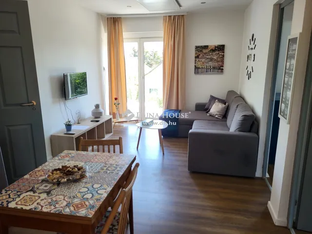 Eladó ház Balatonakarattya 140 nm