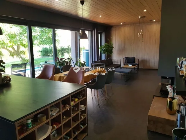Eladó ház Balatonalmádi 210 nm