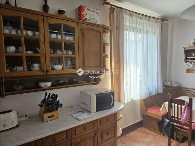 Eladó ház Enying 230 nm