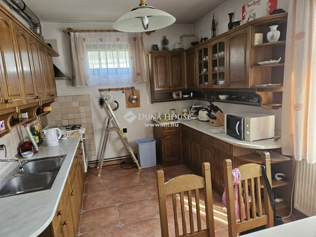 Eladó ház Enying 230 nm