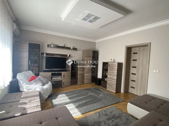 Eladó ház Neszmély 180 nm