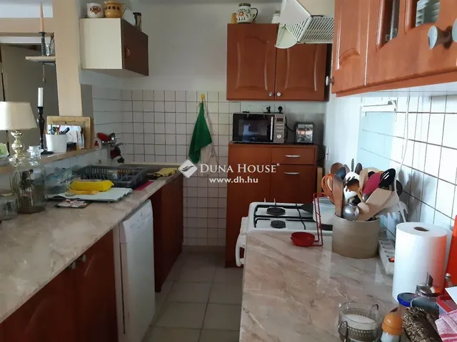 Eladó ház Dunaalmás 195 nm