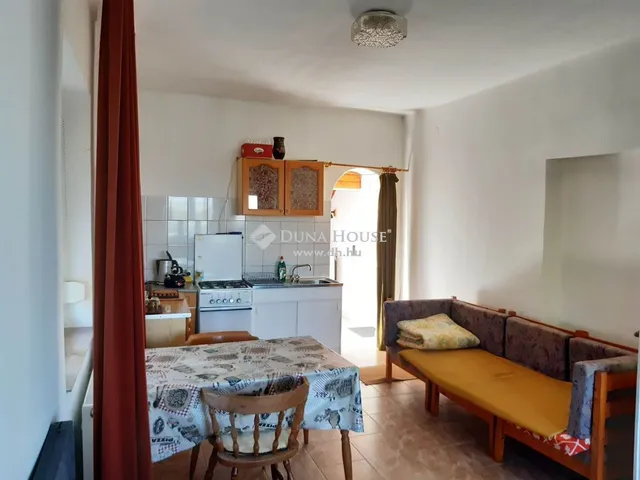 Eladó ház Dunaalmás 195 nm