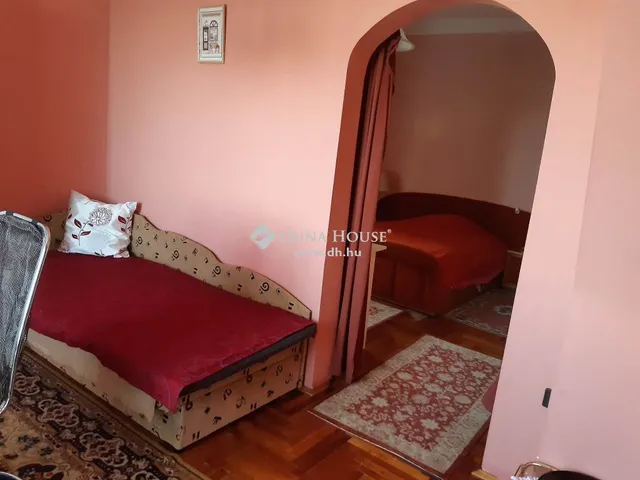 Eladó ház Dunaalmás 195 nm