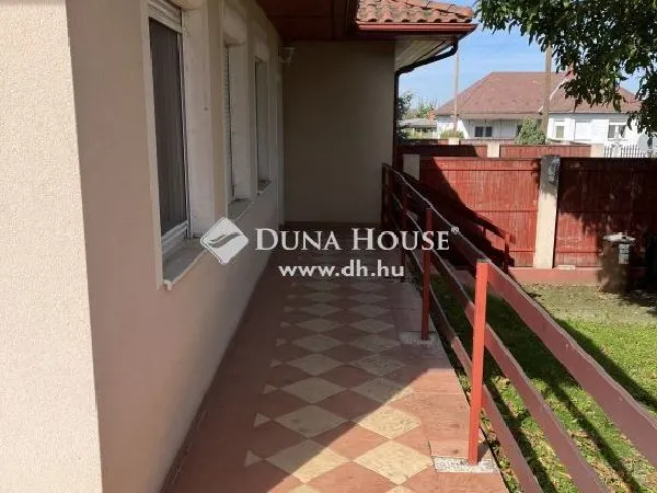 Eladó ház Úrhida 302 nm