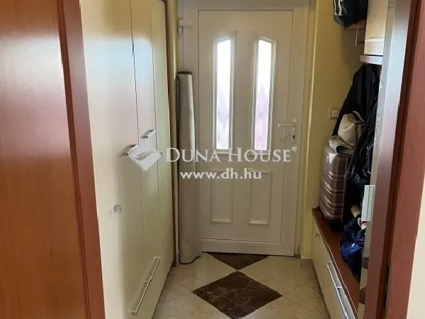 Eladó ház Úrhida 302 nm