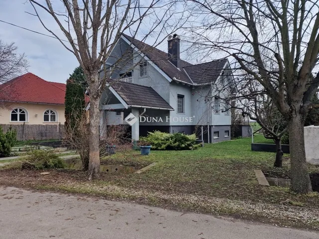 Eladó ház Martonvásár 230 nm