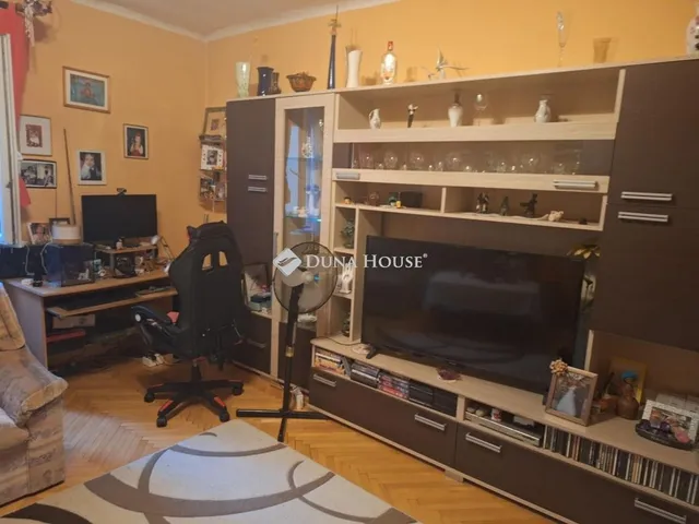 Eladó lakás Tatabánya, Újváros 37 nm