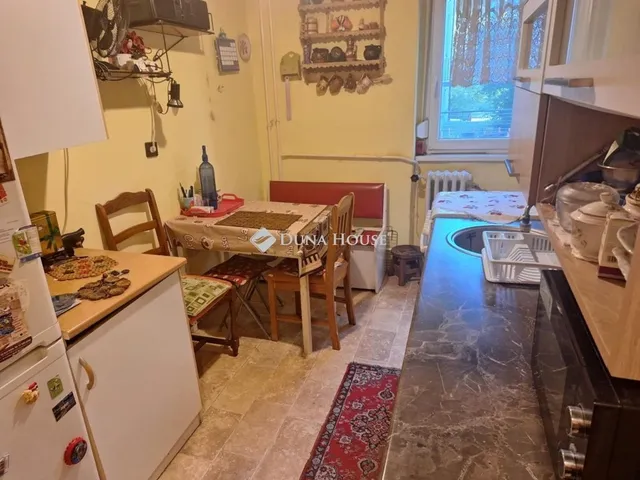 Eladó lakás Tatabánya, Újváros 37 nm