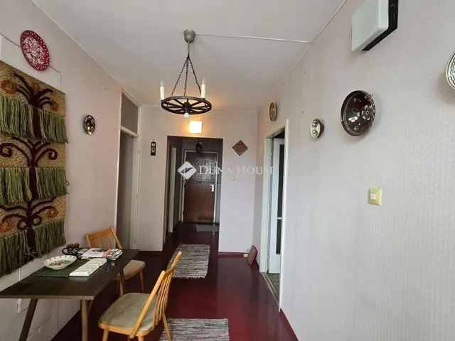 Eladó lakás Várpalota 69 nm
