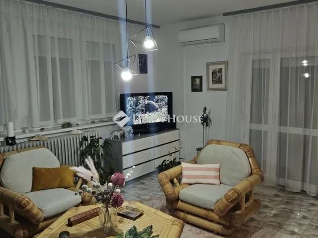 Eladó ház Székesfehérvár 280 nm