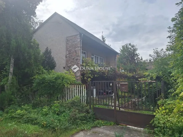 Eladó ház Dunaalmás 140 nm