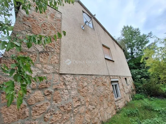 Eladó ház Dunaalmás 140 nm