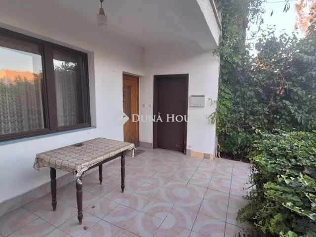 Eladó lakás Sárbogárd 96 nm