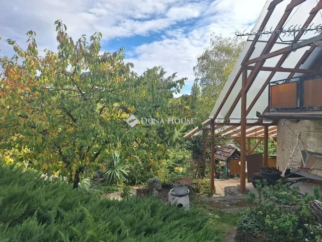 Eladó üdülő és hétvégi ház Neszmély 70 nm