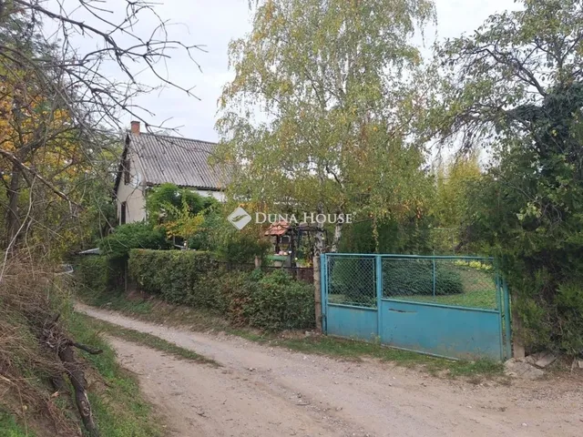 Eladó üdülő és hétvégi ház Neszmély 70 nm