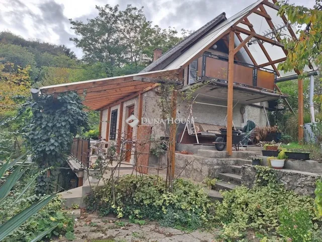 Eladó nyaraló Neszmély 70 nm