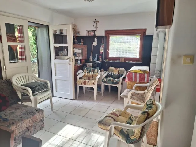 Eladó nyaraló Neszmély 70 nm