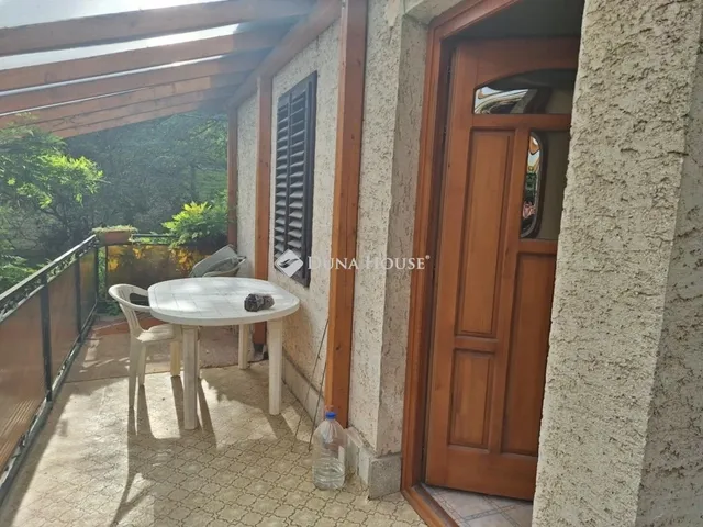 Eladó nyaraló Neszmély 70 nm