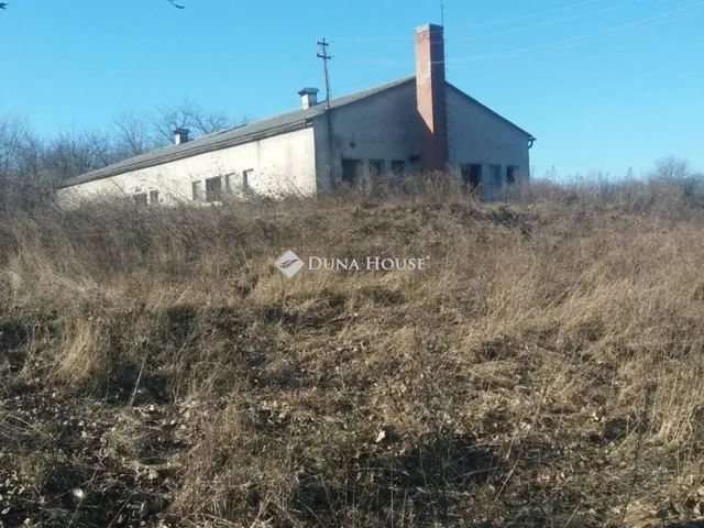 Eladó mezőgazdasági ingatlan Bodajk 550 nm