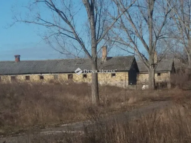 Eladó mezőgazdasági ingatlan Bodajk 550 nm