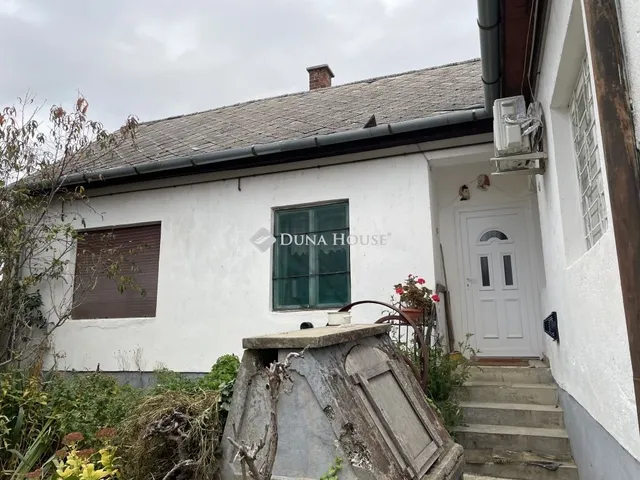 Eladó ház Isztimér 136 nm