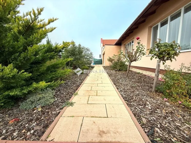 Eladó ház Velence 205 nm