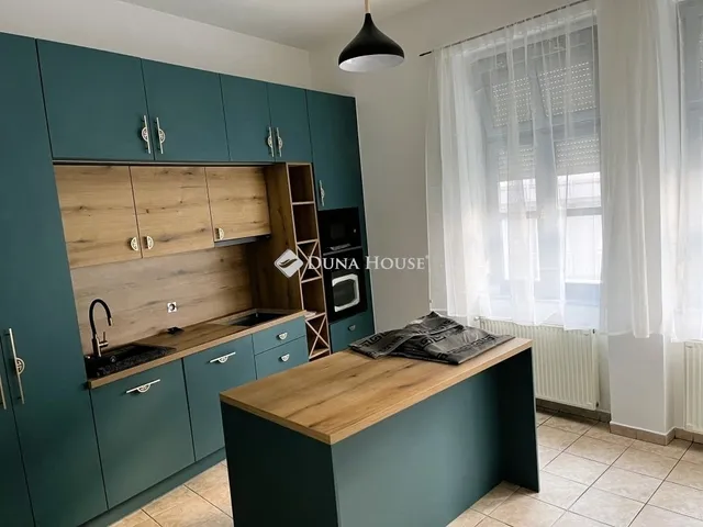 Eladó lakás Székesfehérvár 146 nm