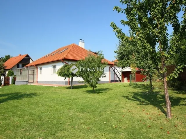 Eladó ház Balatonkenese 140 nm