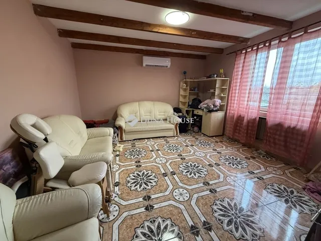 Eladó ház Besnyő 93 nm