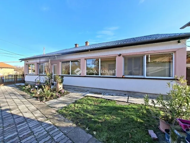 Eladó ház Soponya 93 nm