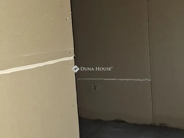 Eladó lakás Neszmély 36 nm