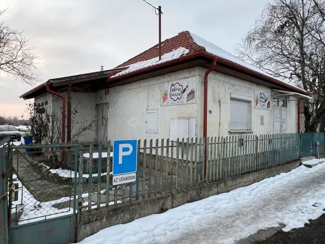 Eladó ház Sárkeresztúr 93 nm