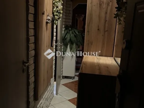 Eladó lakás Hajmáskér 42 nm