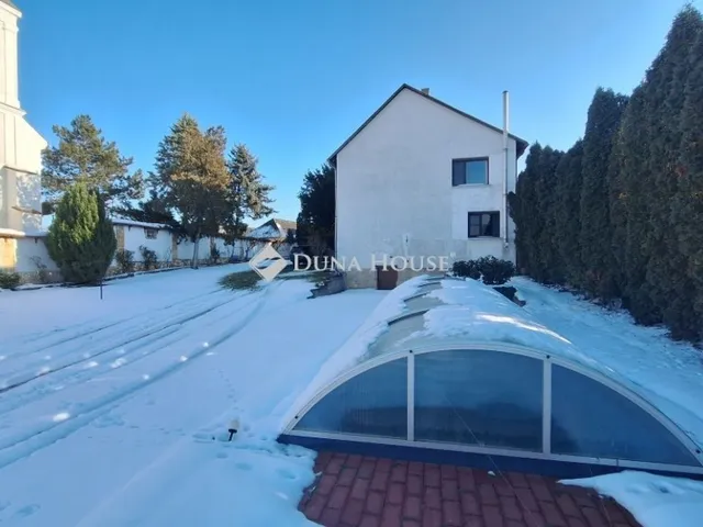 Eladó ház Papkeszi 320 nm