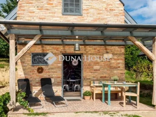 Eladó ház Pázmánd 180 nm