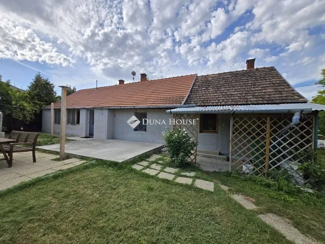 Eladó ház Füle 74 nm