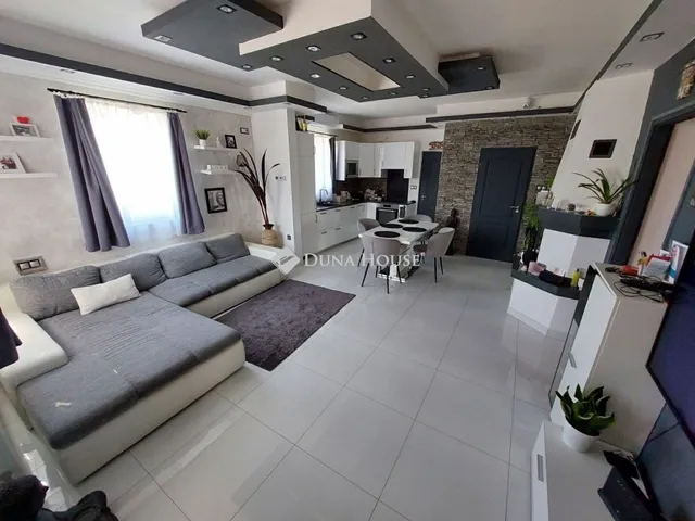 Eladó ház Székesfehérvár 200 nm