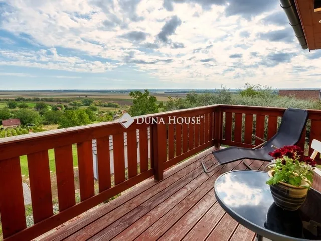 Eladó üdülő és hétvégi ház Pázmánd 180 nm